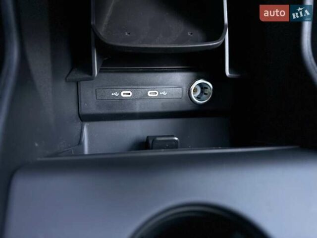 Чорний Ауді Q4 e-tron, об'ємом двигуна 0 л та пробігом 1 тис. км за 30999 $, фото 63 на Automoto.ua