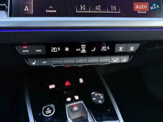 Чорний Ауді Q4 e-tron, об'ємом двигуна 0 л та пробігом 1 тис. км за 30999 $, фото 55 на Automoto.ua