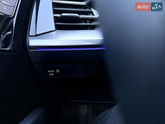 Чорний Ауді Q4 e-tron, об'ємом двигуна 0 л та пробігом 1 тис. км за 30999 $, фото 52 на Automoto.ua