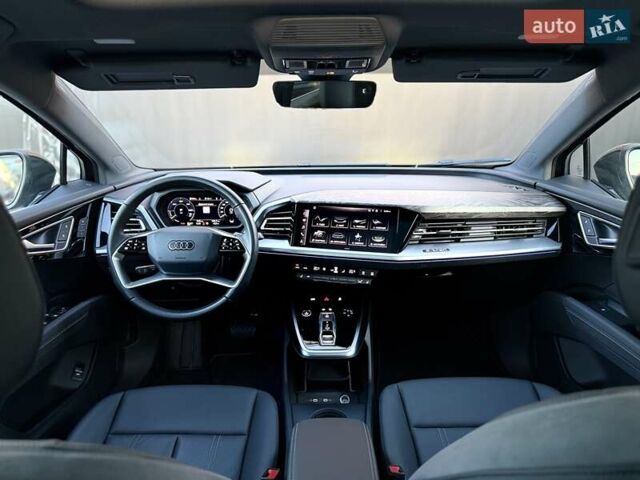 Чорний Ауді Q4 e-tron, об'ємом двигуна 0 л та пробігом 1 тис. км за 30999 $, фото 83 на Automoto.ua