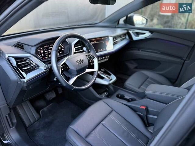 Чорний Ауді Q4 e-tron, об'ємом двигуна 0 л та пробігом 1 тис. км за 30999 $, фото 41 на Automoto.ua