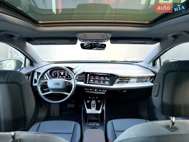 Чорний Ауді Q4 e-tron, об'ємом двигуна 0 л та пробігом 1 тис. км за 30999 $, фото 86 на Automoto.ua
