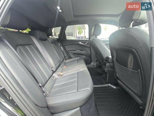 Черный Ауди Q4 e-tron, объемом двигателя 0 л и пробегом 25 тыс. км за 25000 $, фото 10 на Automoto.ua