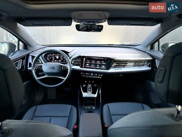 Чорний Ауді Q4 e-tron, об'ємом двигуна 0 л та пробігом 1 тис. км за 30999 $, фото 82 на Automoto.ua