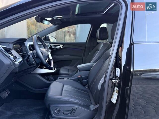 Чорний Ауді Q4 e-tron, об'ємом двигуна 0 л та пробігом 1 тис. км за 30999 $, фото 42 на Automoto.ua