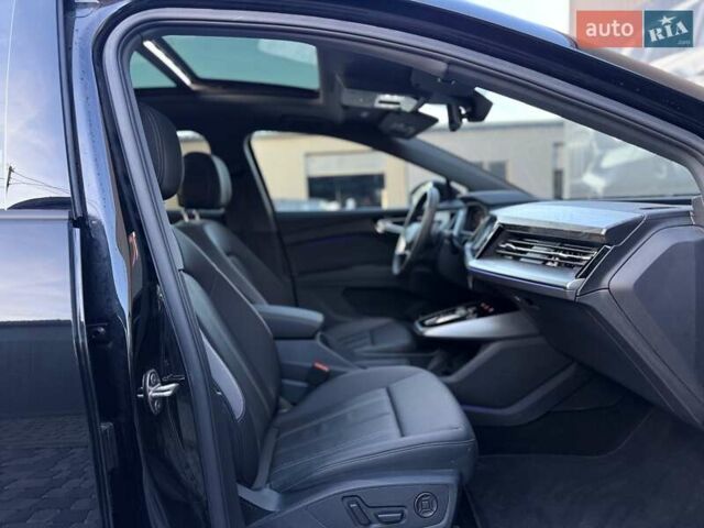 Чорний Ауді Q4 e-tron, об'ємом двигуна 0 л та пробігом 1 тис. км за 30999 $, фото 72 на Automoto.ua