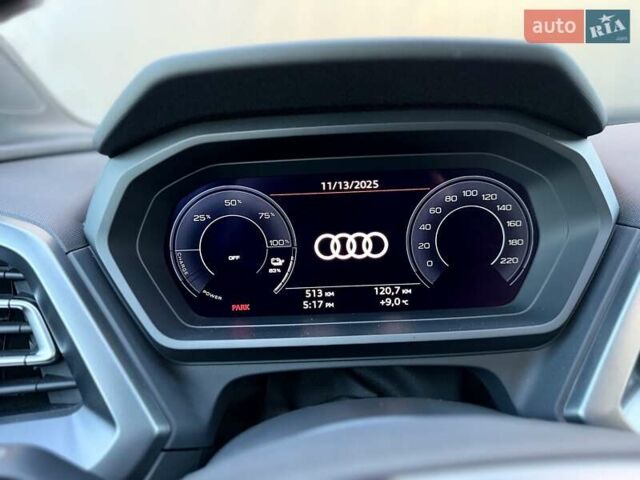 Чорний Ауді Q4 e-tron, об'ємом двигуна 0 л та пробігом 1 тис. км за 30999 $, фото 48 на Automoto.ua
