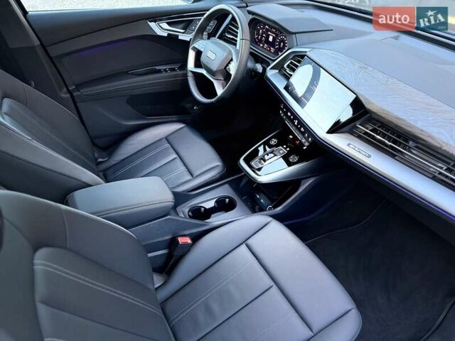 Чорний Ауді Q4 e-tron, об'ємом двигуна 0 л та пробігом 1 тис. км за 30999 $, фото 77 на Automoto.ua