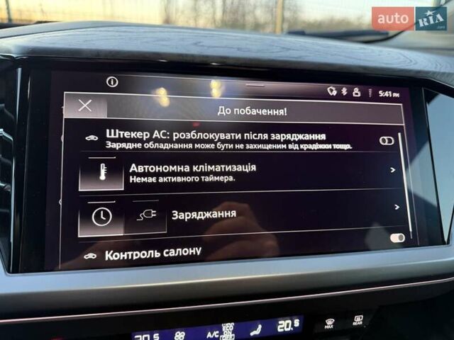 Чорний Ауді Q4 e-tron, об'ємом двигуна 0 л та пробігом 1 тис. км за 30999 $, фото 78 на Automoto.ua