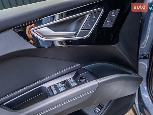 Чорний Ауді Q4 e-tron, об'ємом двигуна 0 л та пробігом 11 тис. км за 29500 $, фото 26 на Automoto.ua