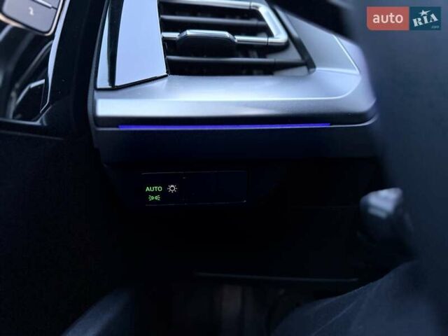 Чорний Ауді Q4 e-tron, об'ємом двигуна 0 л та пробігом 1 тис. км за 30999 $, фото 97 на Automoto.ua