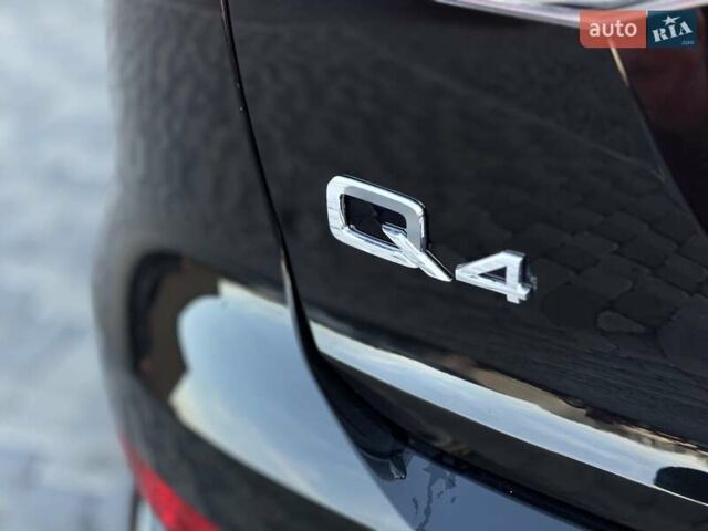 Чорний Ауді Q4 e-tron, об'ємом двигуна 0 л та пробігом 1 тис. км за 30999 $, фото 28 на Automoto.ua