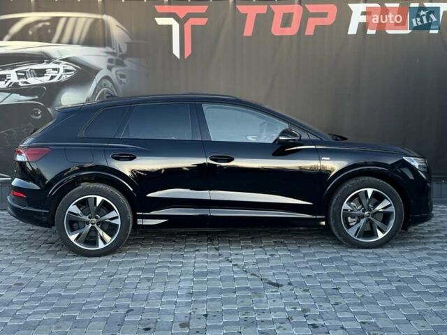 Чорний Ауді Q4 e-tron, об'ємом двигуна 0 л та пробігом 1 тис. км за 30999 $, фото 17 на Automoto.ua