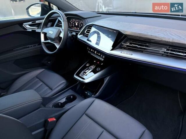 Чорний Ауді Q4 e-tron, об'ємом двигуна 0 л та пробігом 1 тис. км за 30999 $, фото 75 на Automoto.ua