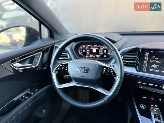 Чорний Ауді Q4 e-tron, об'ємом двигуна 0 л та пробігом 1 тис. км за 30999 $, фото 87 на Automoto.ua