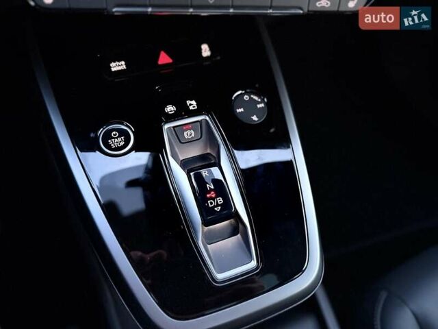 Чорний Ауді Q4 e-tron, об'ємом двигуна 0 л та пробігом 1 тис. км за 30999 $, фото 53 на Automoto.ua