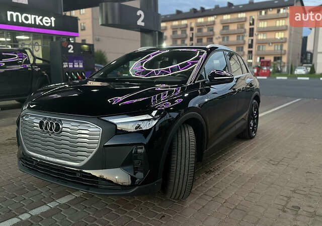 Чорний Ауді Q4 e-tron, об'ємом двигуна 0 л та пробігом 20 тис. км за 25500 $, фото 2 на Automoto.ua