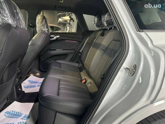 Ауди Q4 e-tron, объемом двигателя 4.25 л и пробегом 1 тыс. км за 31990 $, фото 27 на Automoto.ua
