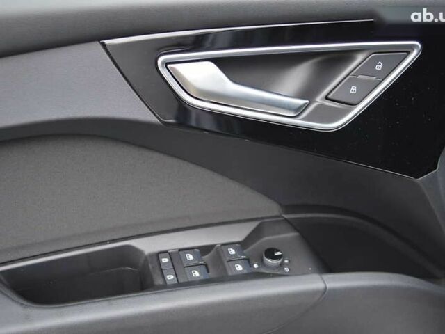 Ауди Q4 e-tron, объемом двигателя 0 л и пробегом 22 тыс. км за 29999 $, фото 16 на Automoto.ua