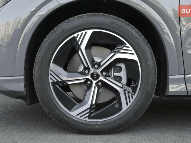 купить новое авто Ауди Q4 e-tron 2023 года от официального дилера Global Electric Ауди фото
