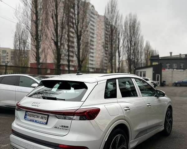 Ауди Q4 e-tron, объемом двигателя 0 л и пробегом 33 тыс. км за 27399 $, фото 3 на Automoto.ua