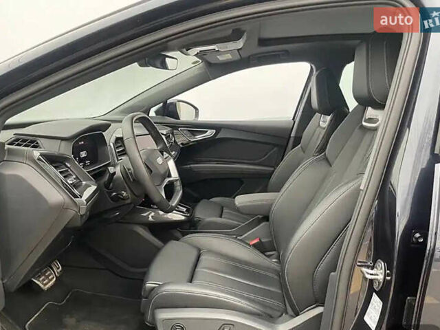 Ауди Q4 e-tron, объемом двигателя 0 л и пробегом 15 тыс. км за 25999 $, фото 8 на Automoto.ua