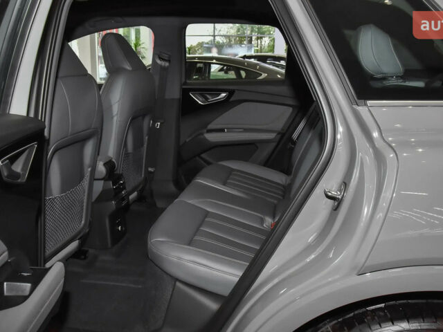 купить новое авто Ауди Q4 e-tron 2023 года от официального дилера Global Electric Ауди фото