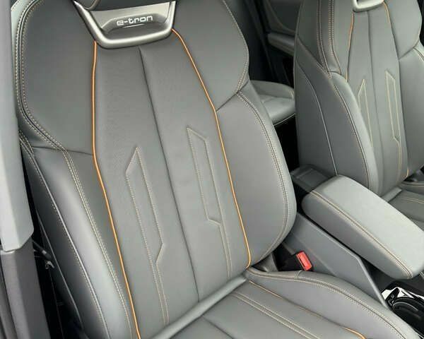 Ауди Q4 e-tron, объемом двигателя 0 л и пробегом 25 тыс. км за 26500 $, фото 29 на Automoto.ua
