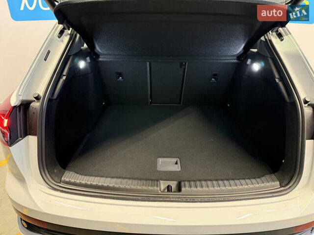 Ауди Q4 e-tron, объемом двигателя 0 л и пробегом 26 тыс. км за 29900 $, фото 10 на Automoto.ua