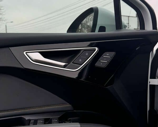 Ауди Q4 e-tron, объемом двигателя 0 л и пробегом 25 тыс. км за 26500 $, фото 17 на Automoto.ua