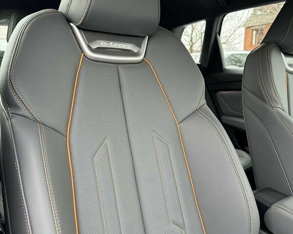Ауди Q4 e-tron, объемом двигателя 0 л и пробегом 6 тыс. км за 26500 $, фото 29 на Automoto.ua