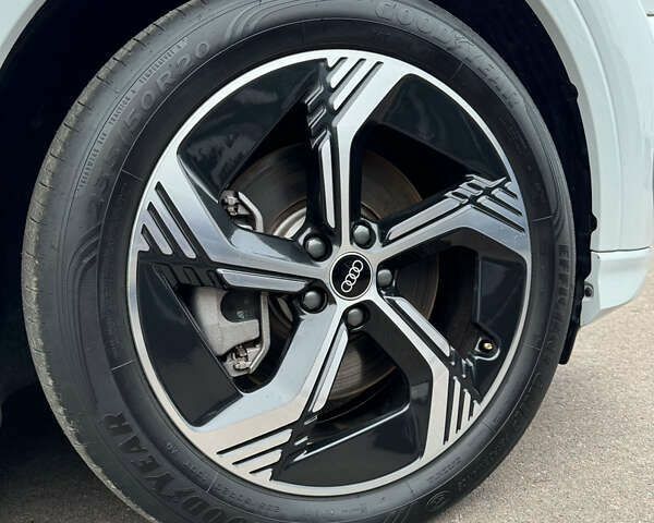 Ауди Q4 e-tron, объемом двигателя 0 л и пробегом 6 тыс. км за 26500 $, фото 24 на Automoto.ua