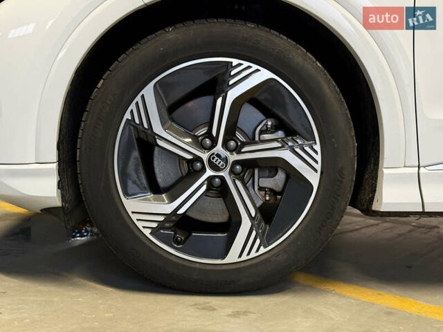 Ауди Q4 e-tron, объемом двигателя 0 л и пробегом 26 тыс. км за 29900 $, фото 15 на Automoto.ua