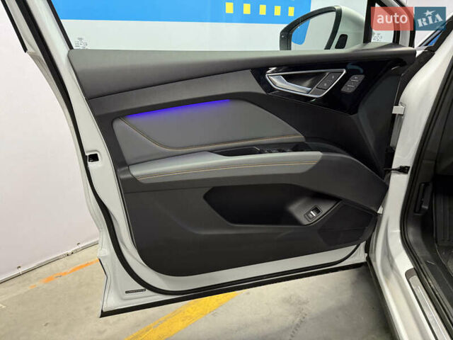 Ауди Q4 e-tron, объемом двигателя 0 л и пробегом 26 тыс. км за 29900 $, фото 6 на Automoto.ua