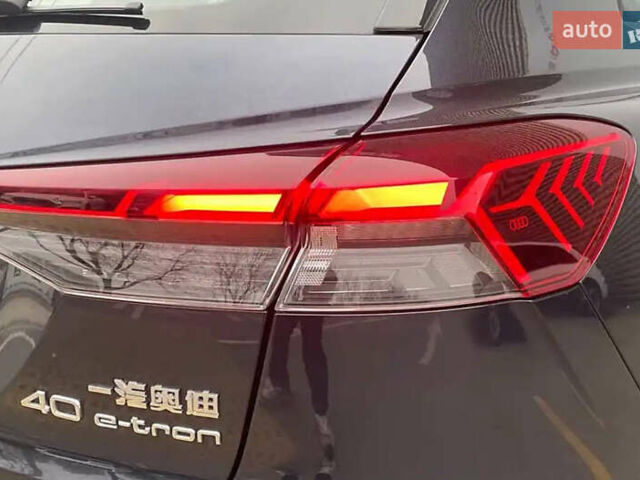 Ауди Q4 e-tron, объемом двигателя 0 л и пробегом 15 тыс. км за 25999 $, фото 7 на Automoto.ua