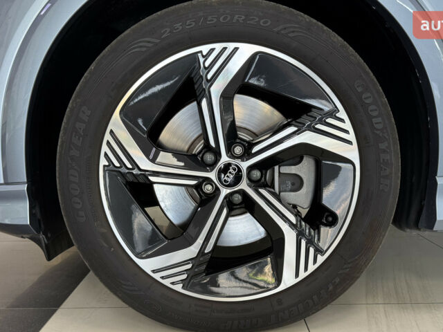 купить новое авто Ауди Q4 e-tron 2024 года от официального дилера Global Electric Ауди фото