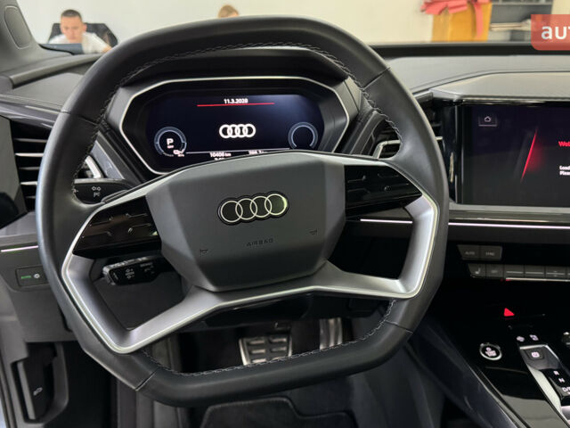 купить новое авто Ауди Q4 e-tron 2024 года от официального дилера Global Electric Ауди фото