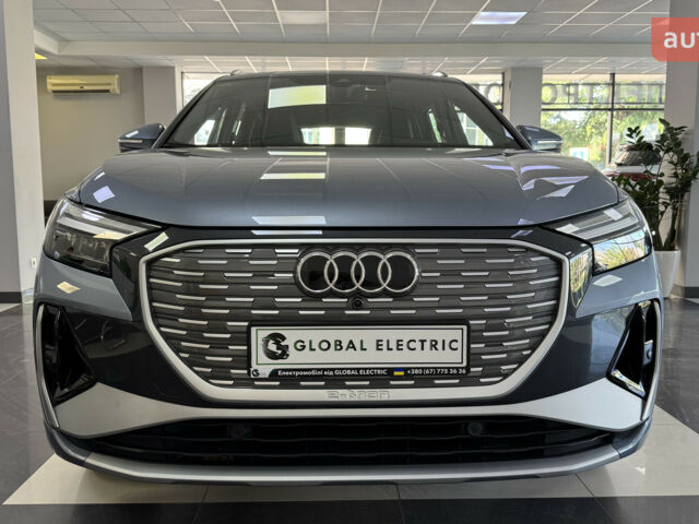 купить новое авто Ауди Q4 e-tron 2024 года от официального дилера Global Electric Ауди фото