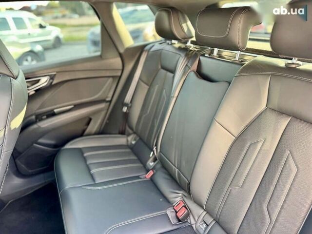 Ауди Q4 e-tron, объемом двигателя 0 л и пробегом 10 тыс. км за 30750 $, фото 8 на Automoto.ua