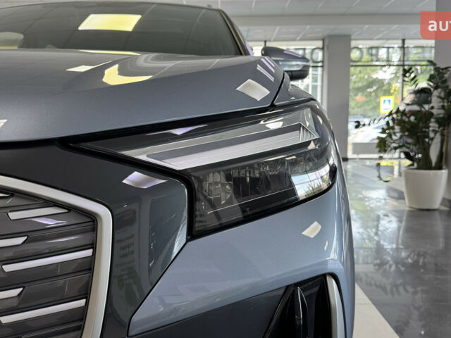 купить новое авто Ауди Q4 e-tron 2024 года от официального дилера Global Electric Ауди фото