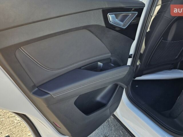 купити нове авто Ауді Q4 e-tron 2024 року від офіційного дилера Максим Путрівка Ауді фото