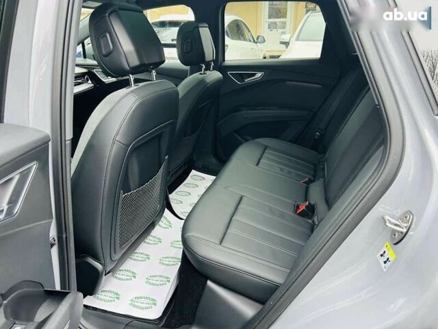 Ауди Q4 e-tron, объемом двигателя 0 л и пробегом 5 тыс. км за 39999 $, фото 27 на Automoto.ua