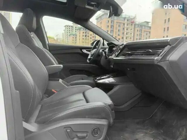 Ауди Q4 e-tron, объемом двигателя 0 л и пробегом 2 тыс. км за 30100 $, фото 9 на Automoto.ua