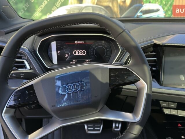 купить новое авто Ауди Q4 e-tron 2025 года от официального дилера E-SKM ZOO Ауди фото