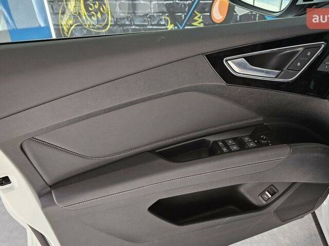 купити нове авто Ауді Q4 e-tron 2025 року від офіційного дилера Денис Фатов Ауді фото