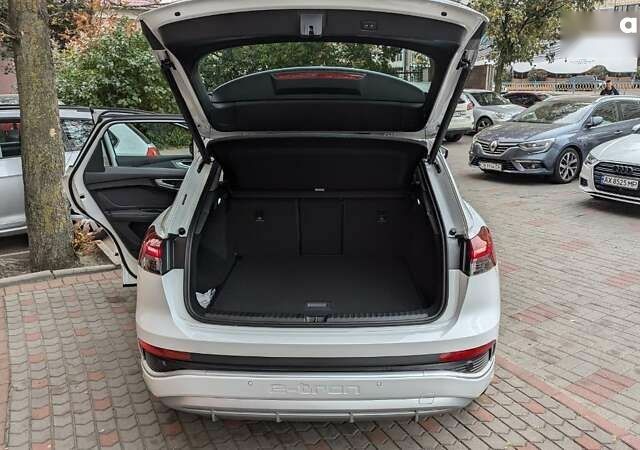 Ауди Q4 e-tron, объемом двигателя 0 л и пробегом 1 тыс. км за 33199 $, фото 17 на Automoto.ua