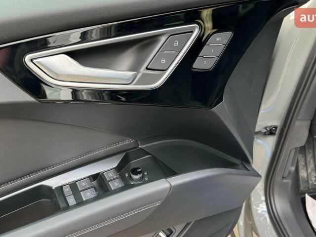 Ауді Q4 e-tron 2025 року купити нове авто Ауді Q4 e-tron 2025 року від офіційного дилера E-SKM ZOO Ауді фото