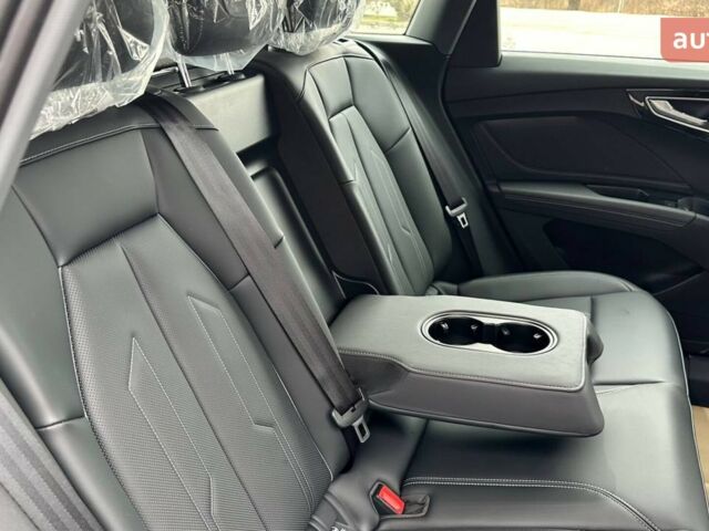 купити нове авто Ауді Q4 e-tron 2025 року від офіційного дилера Олег Львів Ауді фото