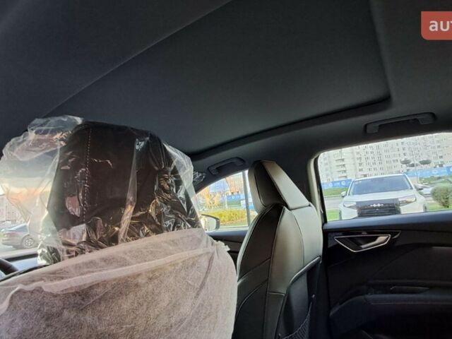 купить новое авто Ауди Q4 e-tron 2025 года от официального дилера E-SKM Позняки Ауди фото