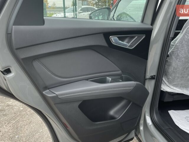 купити нове авто Ауді Q4 e-tron 2025 року від офіційного дилера Максим Путрівка Ауді фото